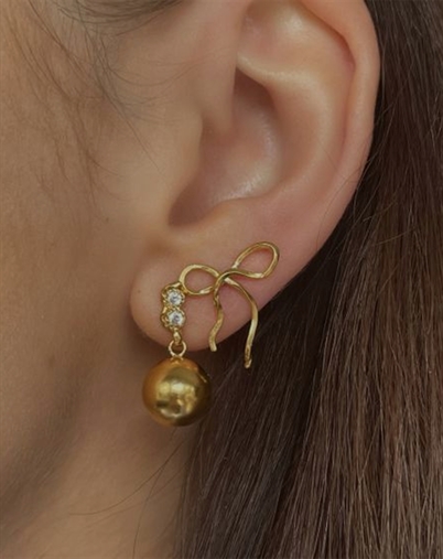 Stine A - Flow Bow Single Ørering - Guldfarvet